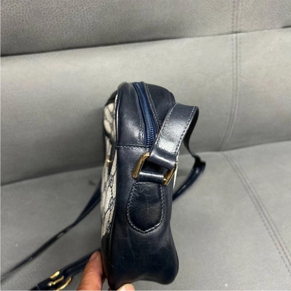 Gucci Black and Cream Crossbody Bag - Picture 9 of 10